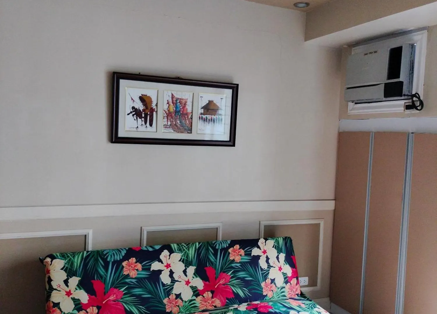 Rqui Condotel Near Airport Pasay