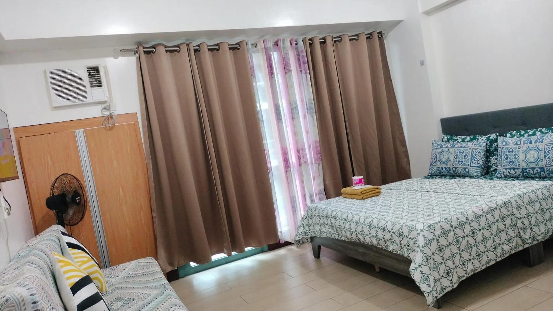 Aparthotel Rqui Condotel Near Airport Pasay
