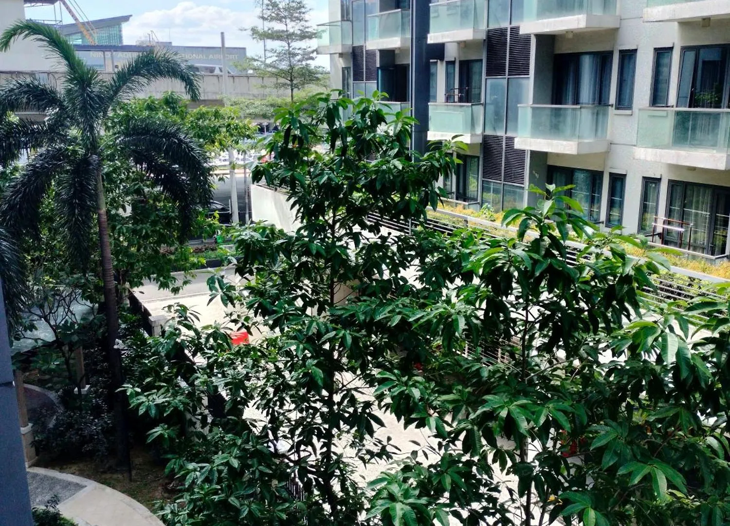 Rqui Condotel Near Airport Pasay
