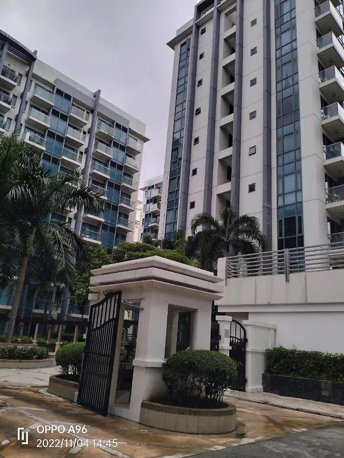 Rqui Condotel Near Airport Pasay 0*,  Filipíny