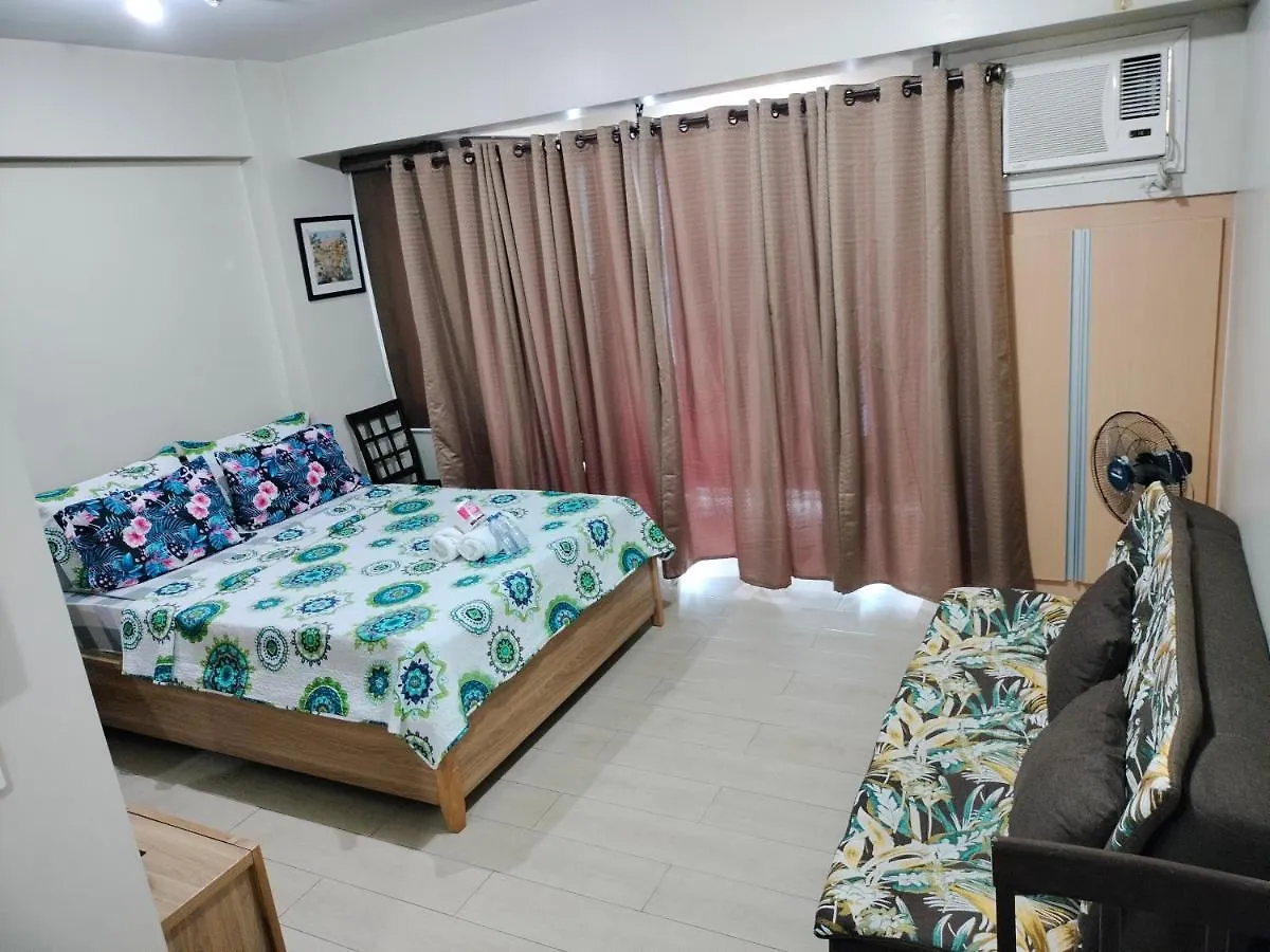 Rqui Condotel Near Airport Pasay